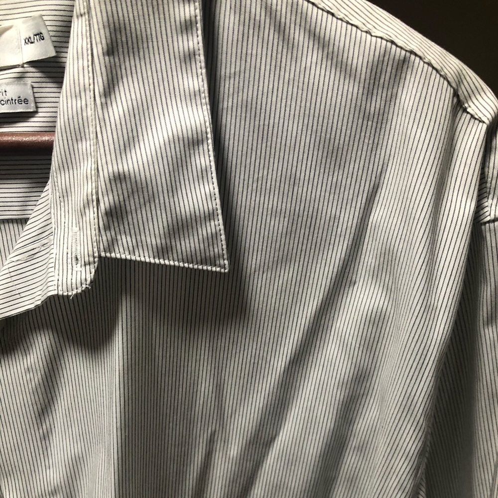 Calvin Klein - Picture 2 of 7